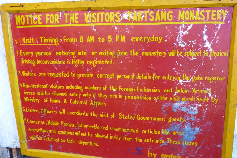 Visitors to Taktsang - Trek to Tiger's Nest, Paro, Bhutan Visitors to Taktsang - Trek to Tiger's Nest, Paro, Bhutan